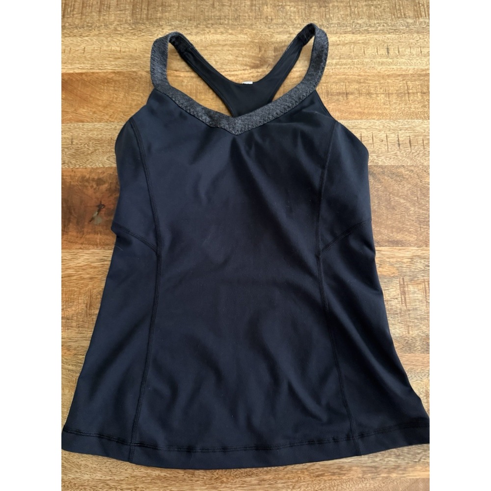 Under Armour Tank Top Womens Small Black Built In Bra Athletic Workout Gym